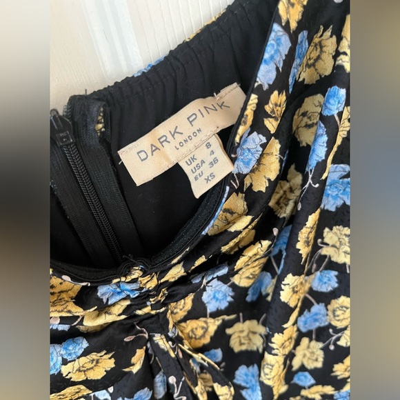 Sweetheart Neck Mini Dress With Drop Hem In Ditsy - Picture 3 of 3